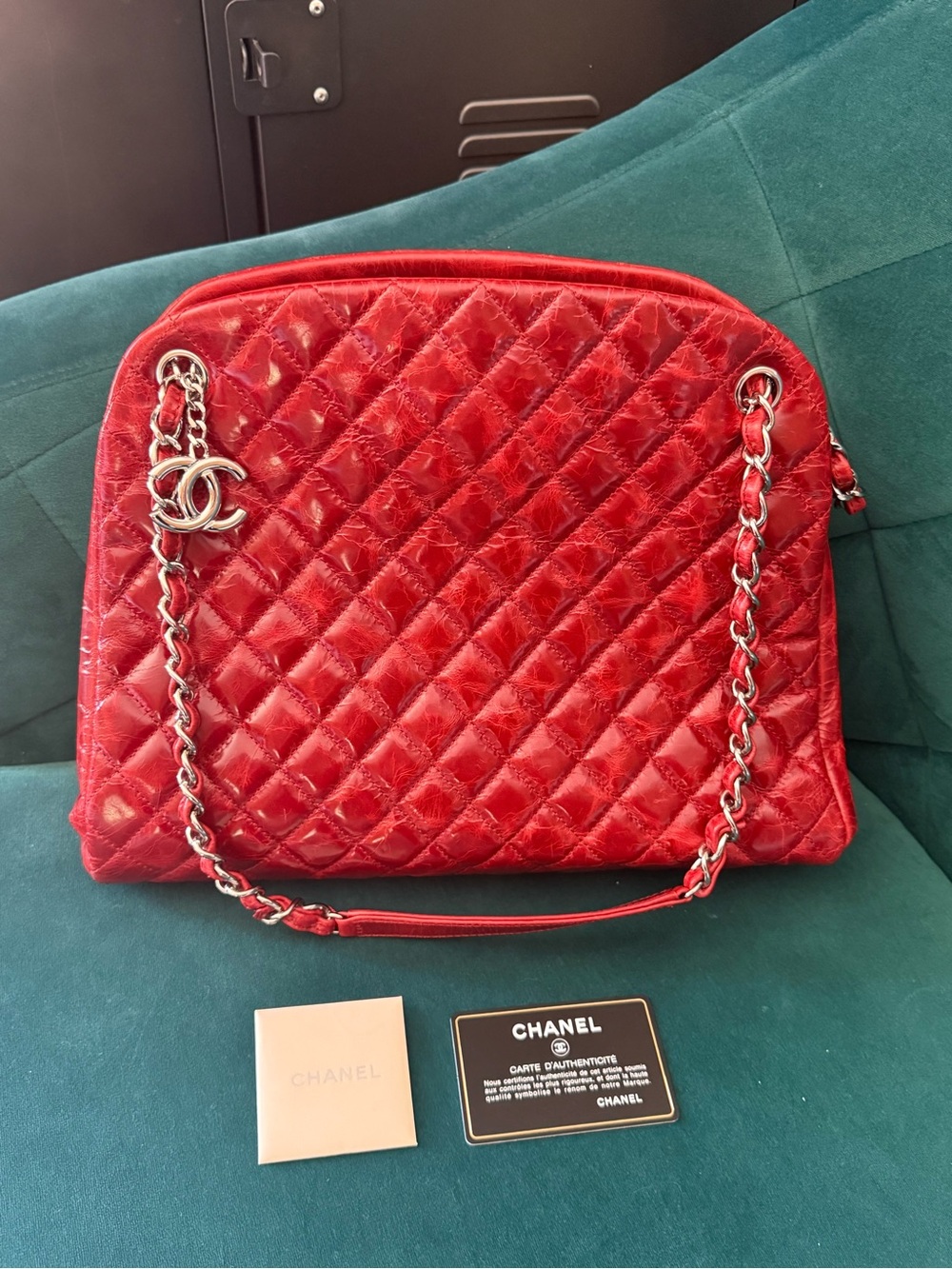 Auth Chanel Red Oil-Waxed Leather Shoulder Bag – Red